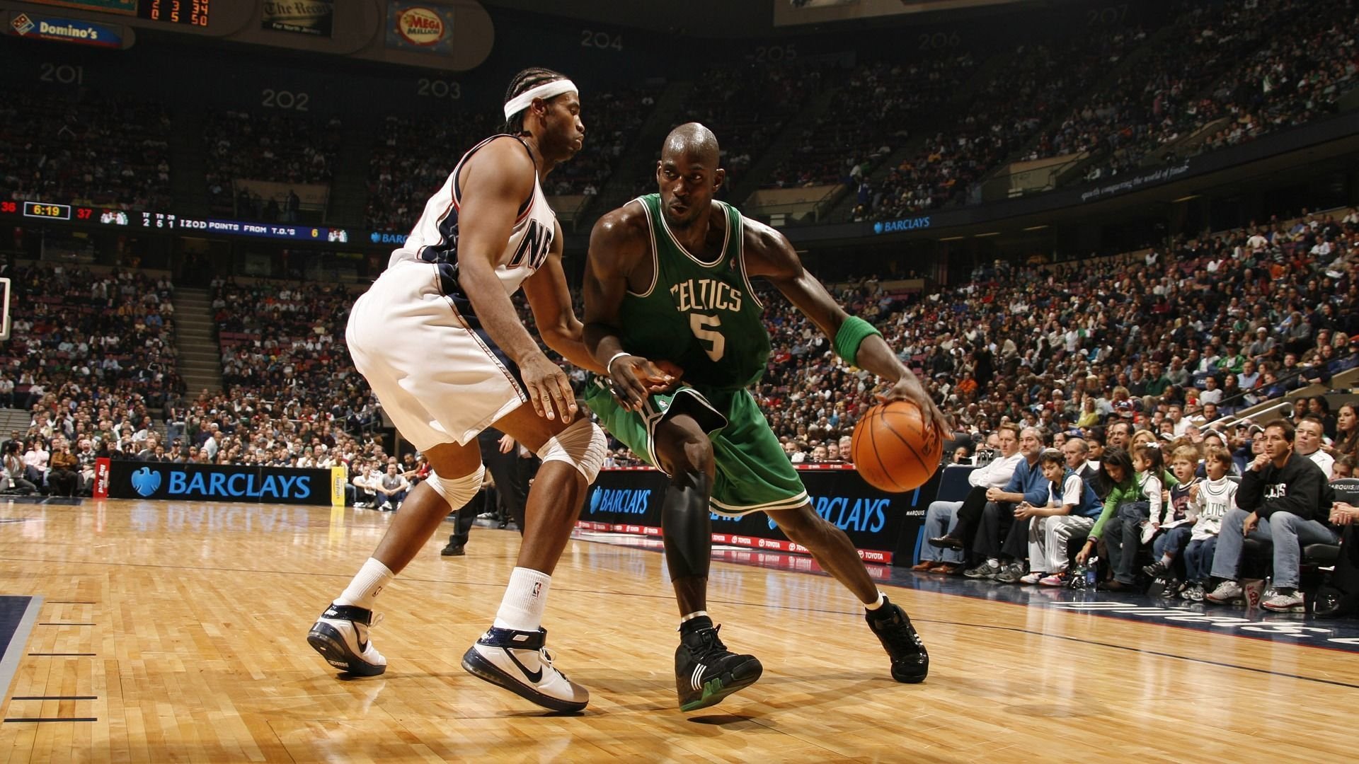 kaiyun-波尔图重伤倒地，海港全队围拢祈祷，那一刻，胜负之外，人性闪耀，人性闪耀，波尔图重伤倒地，海港全队围拢祈祷